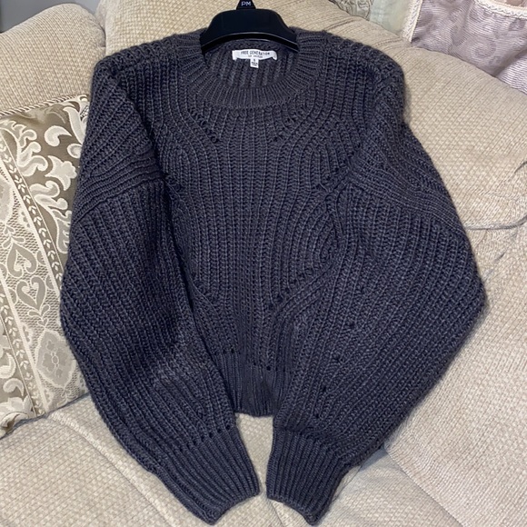 ☑️EUC Free Generation Los Angeles Sweater - Picture 9 of 10